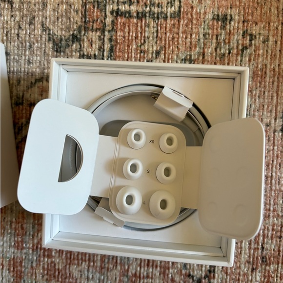 airpods pro 2nd generation - Picture 5 of 7